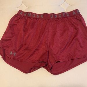 Women’s Under Armour Shorts Size XL Red